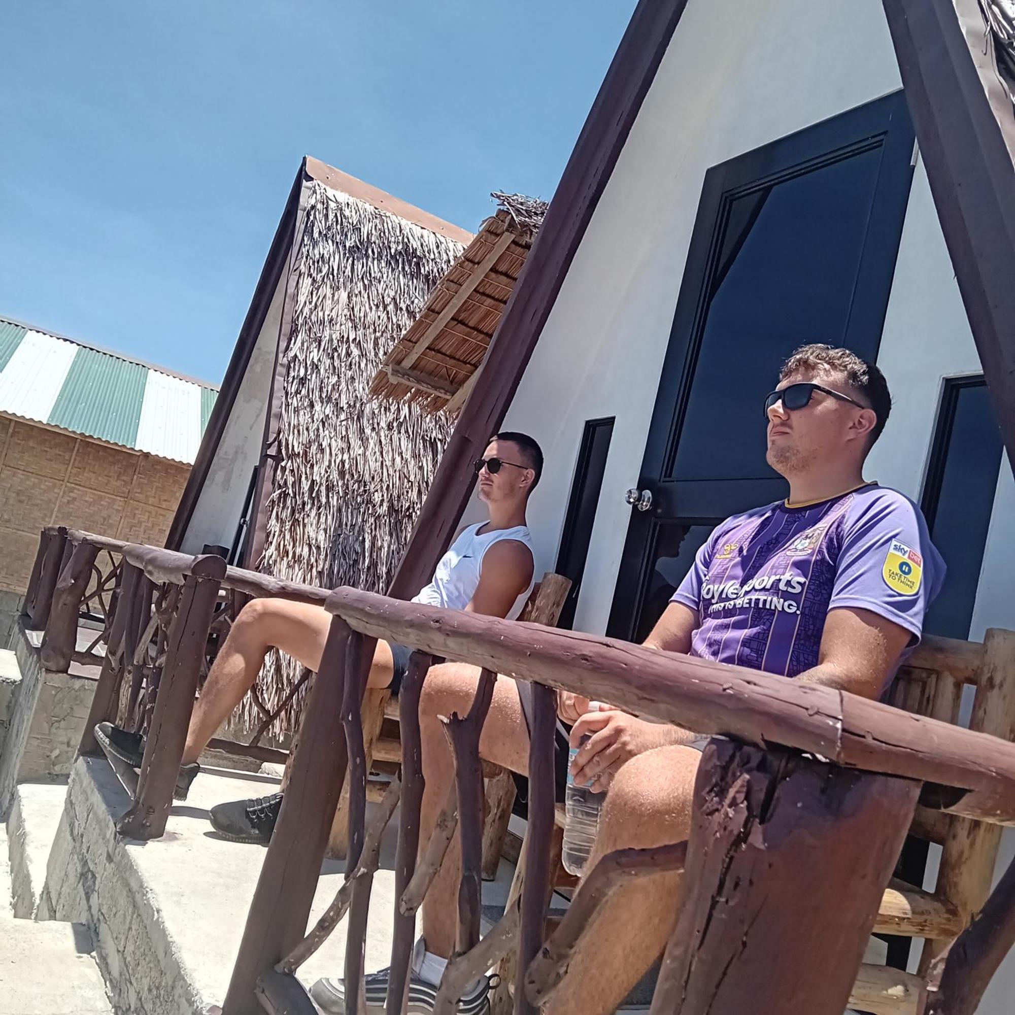 Thornton'S Sea View Cafe & Guesthouse Siquijor Εξωτερικό φωτογραφία